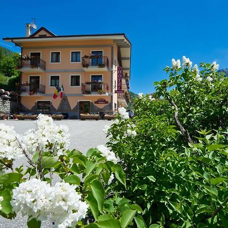 Albergo Valentino Bionaz エクステリア 写真