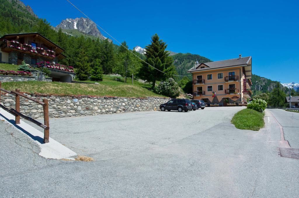 Albergo Valentino Bionaz エクステリア 写真